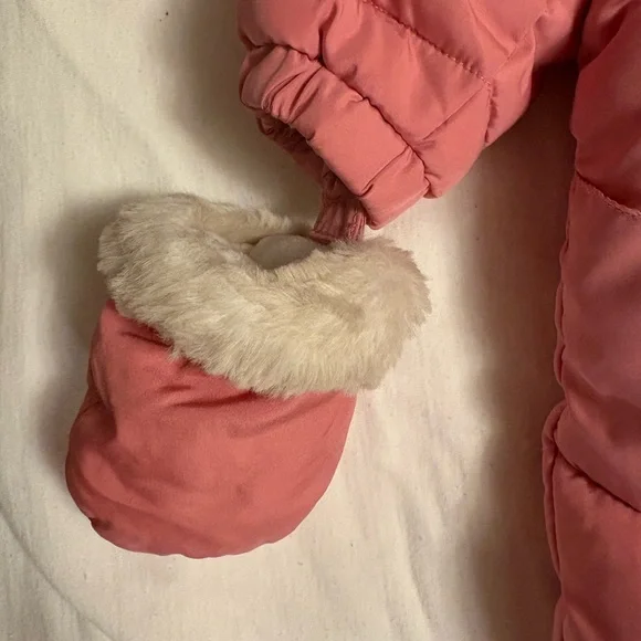 Mayoral Pink Newborn Snowsuit with Mittens and Booties - Picture 5 of 6